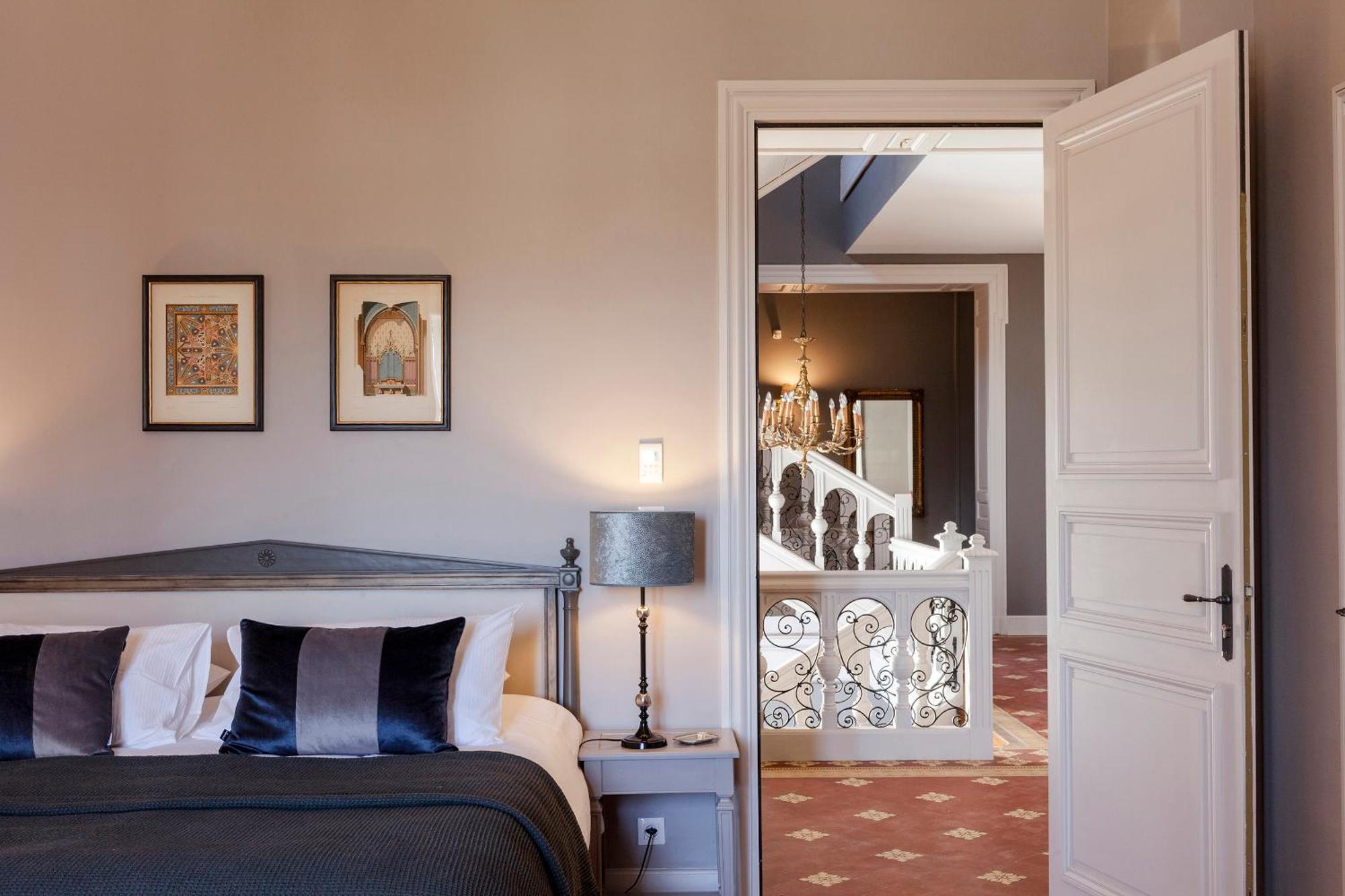 Chateau St Pierre De Serjac Puissalicon Room photo