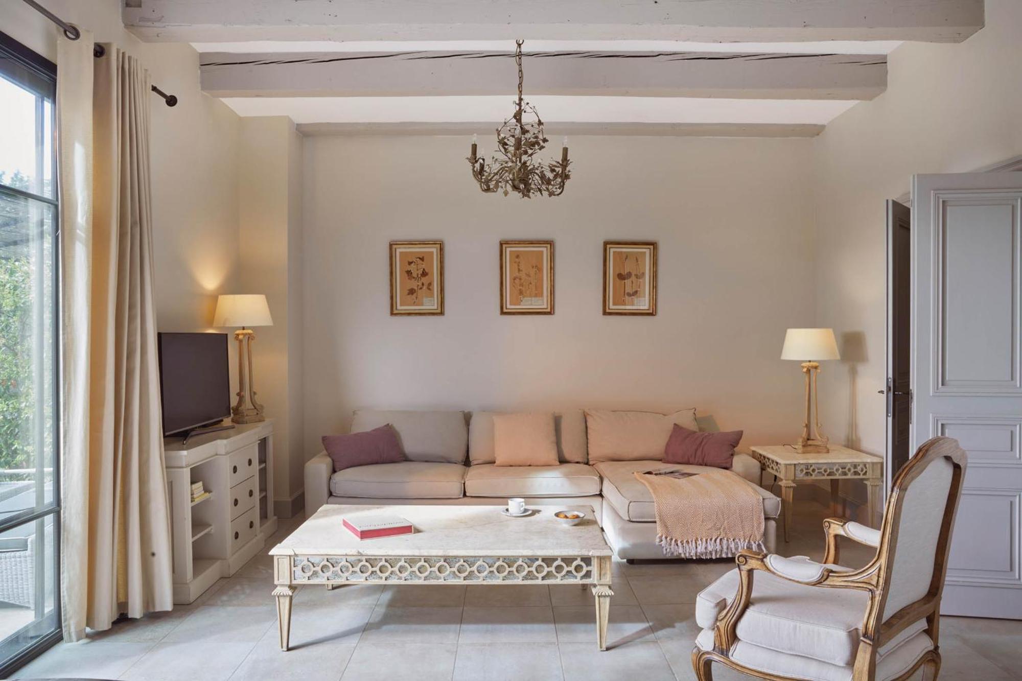 Chateau St Pierre De Serjac Puissalicon Room photo