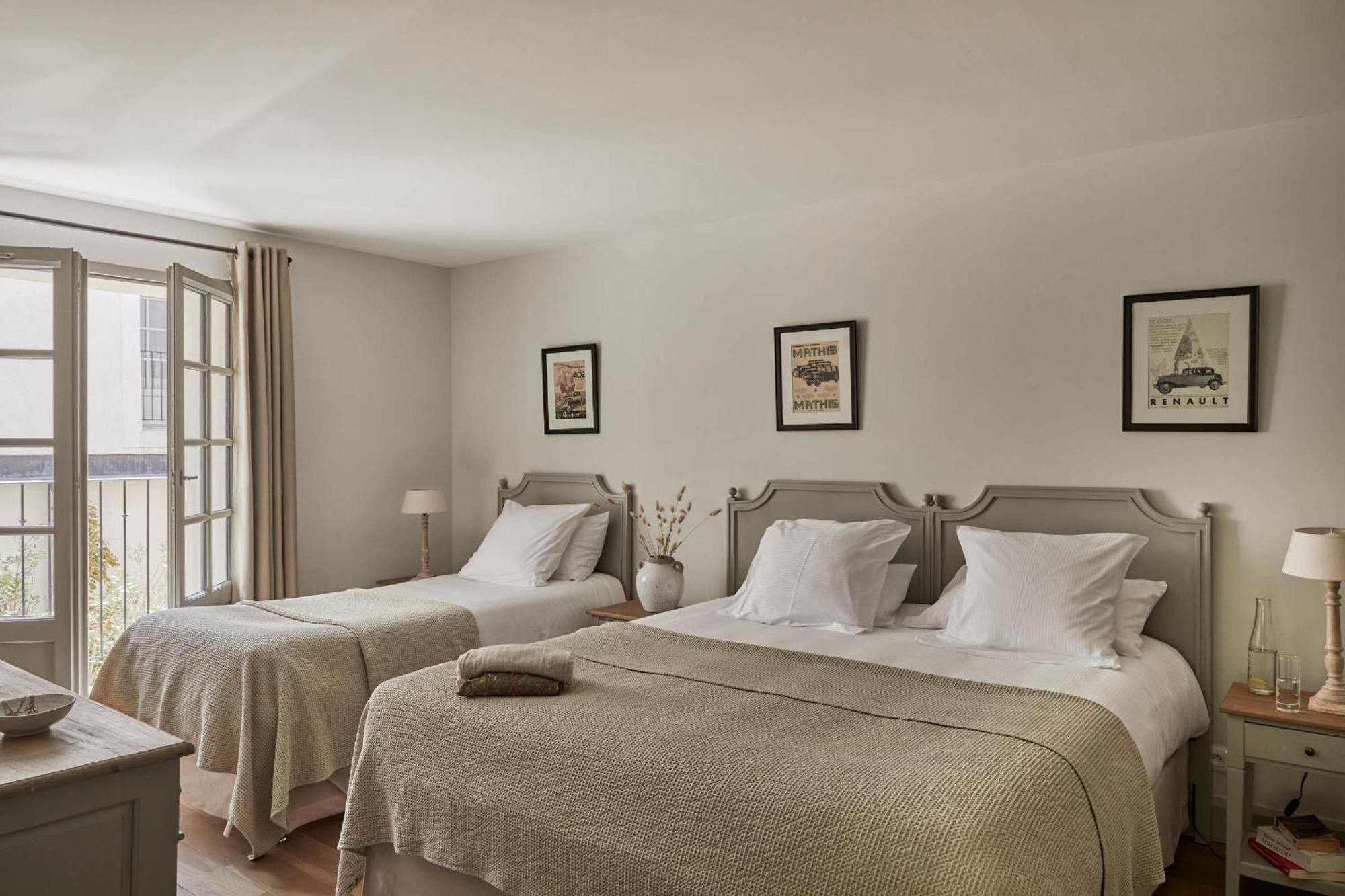 Chateau St Pierre De Serjac Puissalicon Room photo