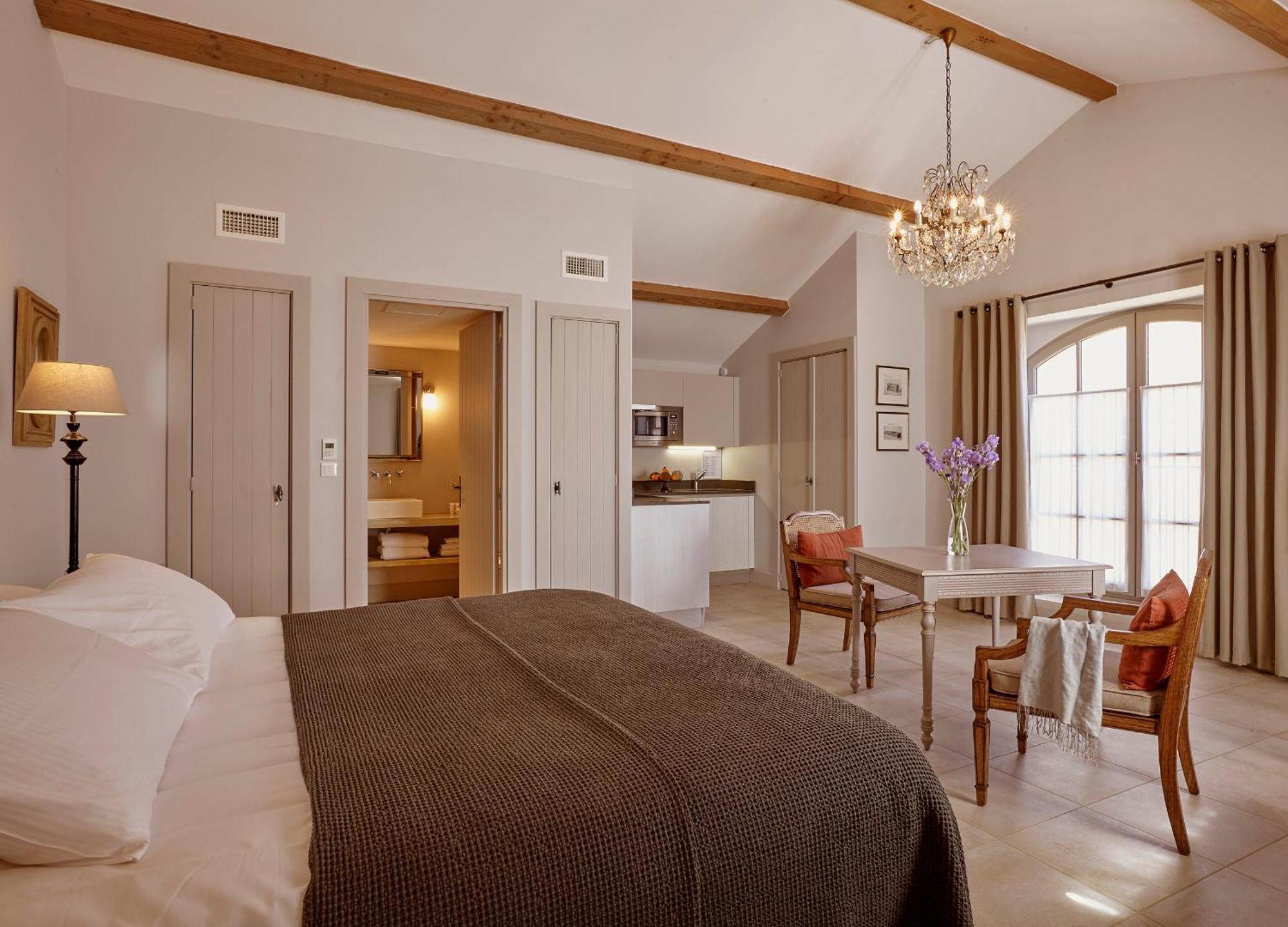 Chateau St Pierre De Serjac Puissalicon Room photo